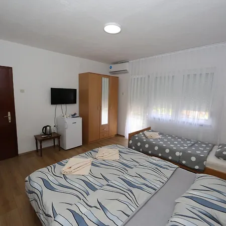 Rita Guest house