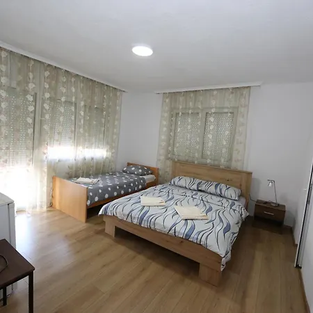 Rita Guest house *